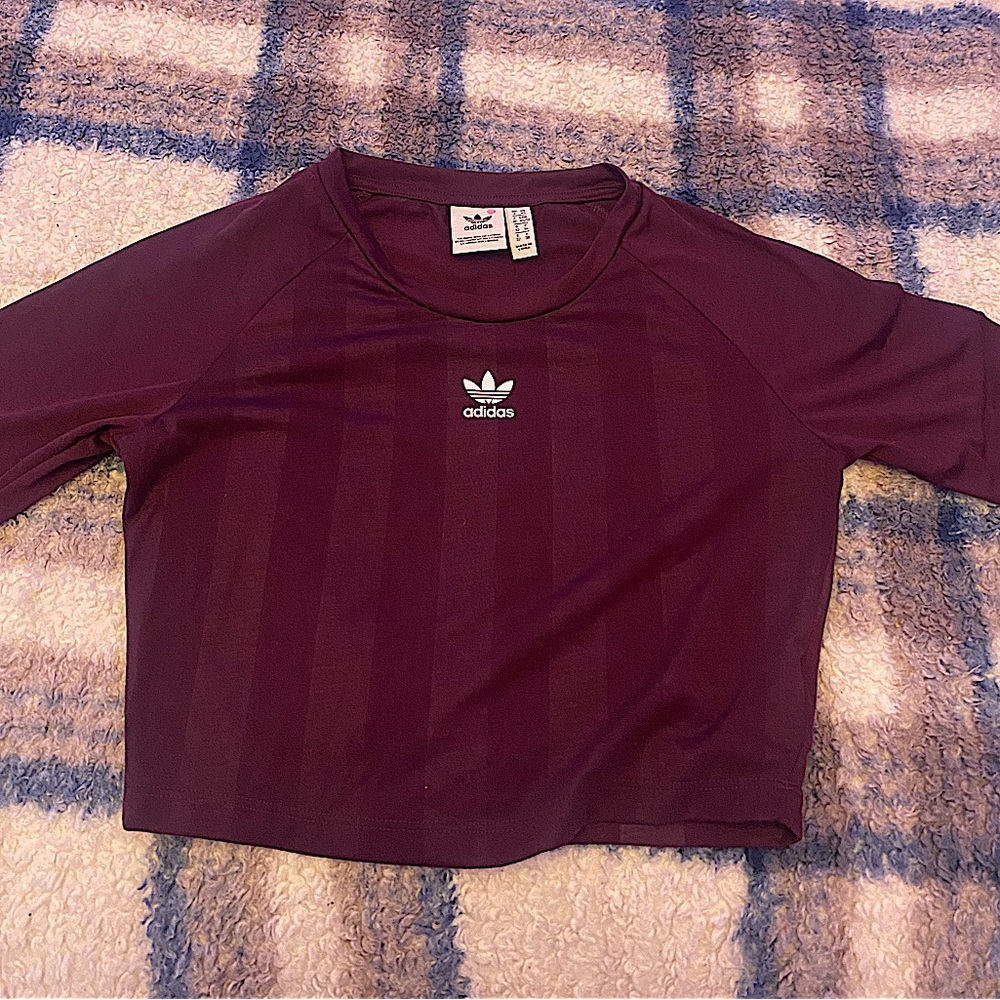 Cropped adidas top!!